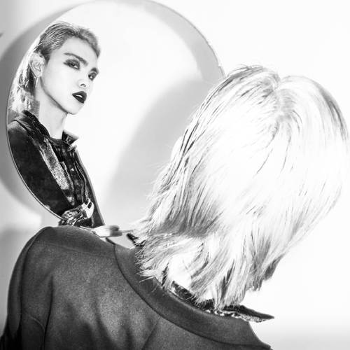 MUSE Photography Awards Silver Winner - Reflection in the mirror by Huang, CaiTi