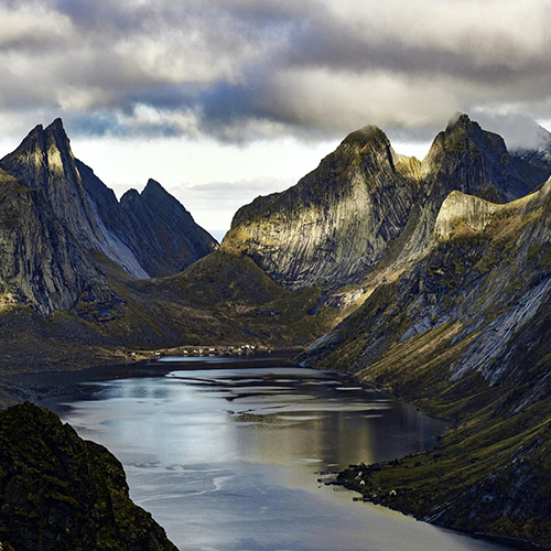MUSE Photography Awards Gold Winner - Mountains in my mind by Hsiaohsin Chen