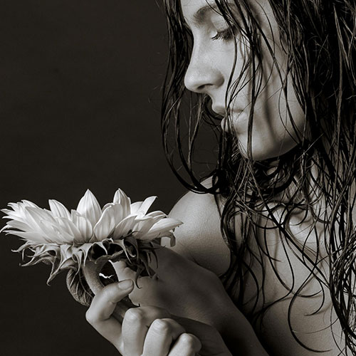MUSE Photography Awards Gold Winner - Women Sensuality by Luís Viegas Mendonça
