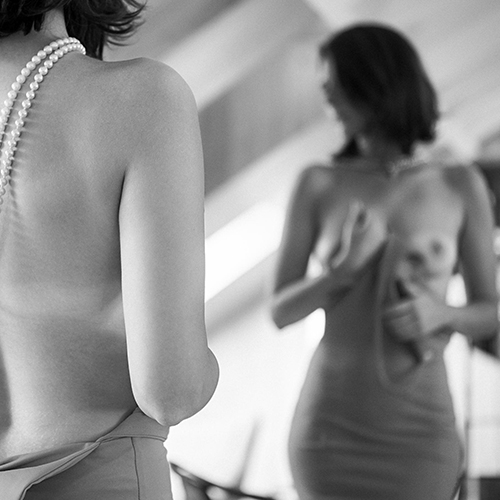 MUSE Photography Awards Gold Winner - Dressing by Luís Viegas Mendonça