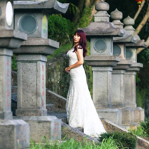 Wedding gown