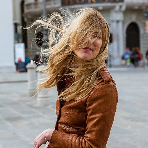 Styling Hair & Outfit by Bora