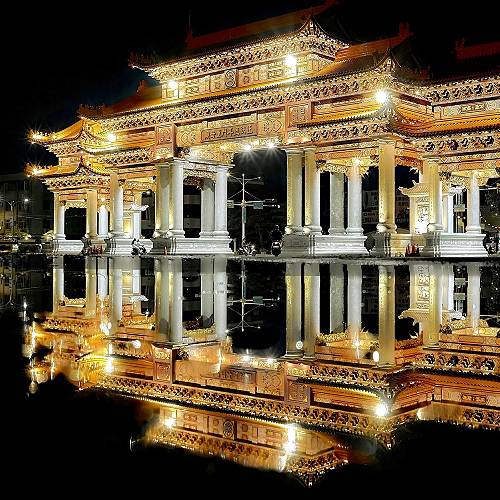 MUSE Photography Awards Silver Winner - The reflection of the gate by Mu-Lan Chen