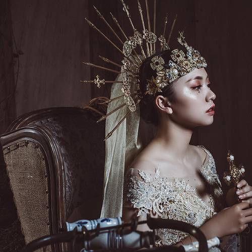 MUSE Photography Awards Gold Winner - Miriam by Din Wu