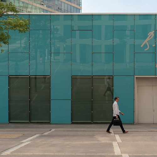 MUSE Photography Awards Gold Winner - Untitled - 2022, Vienna by Thomas Schlereth