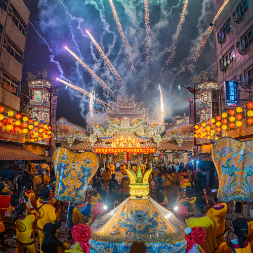 MUSE Photography Awards Category Winners of the Year Winner - to pray by shihao li