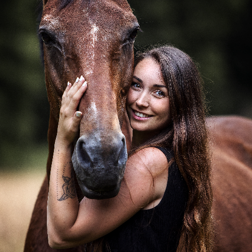 MUSE Photography Awards Gold Winner - My Oldie by Vivien Schust