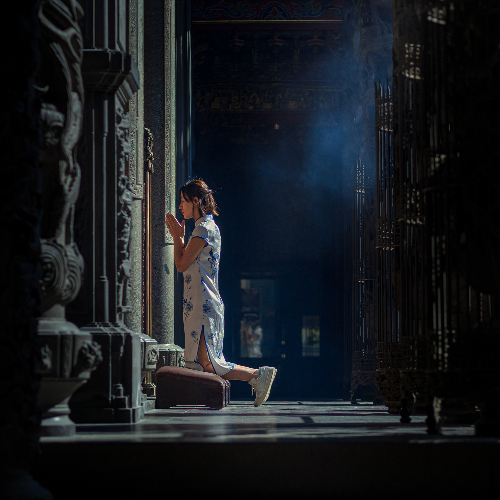MUSE Photography Awards Gold Winner - Hakka: Praying by EACH LEE