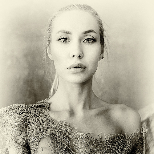 MUSE Photography Awards Silver Winner - Seduction and eroticism by Eric Brunelle