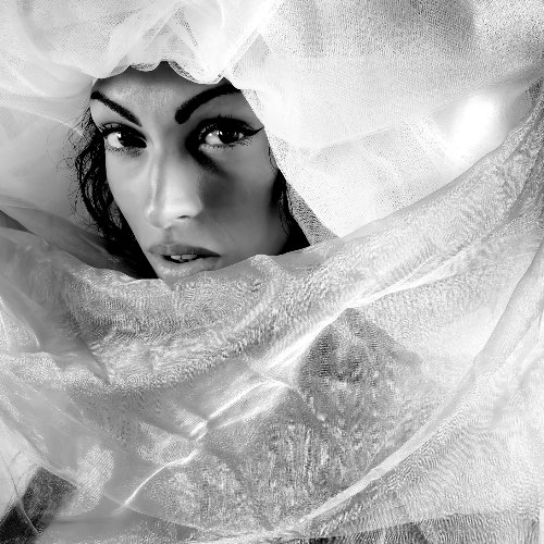 MUSE Photography Awards Gold Winner - Lights and shadows of silk and women by Alberto Colognato