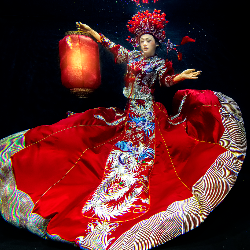 MUSE Photography Awards Gold Winner - Chinese style wedding photography in water by Shang Yao Yuan