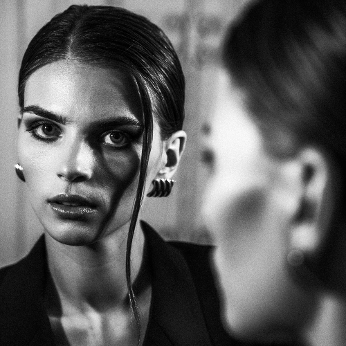 MUSE Photography Awards Gold Winner - Goodfemmes 3 by Michał Kordula