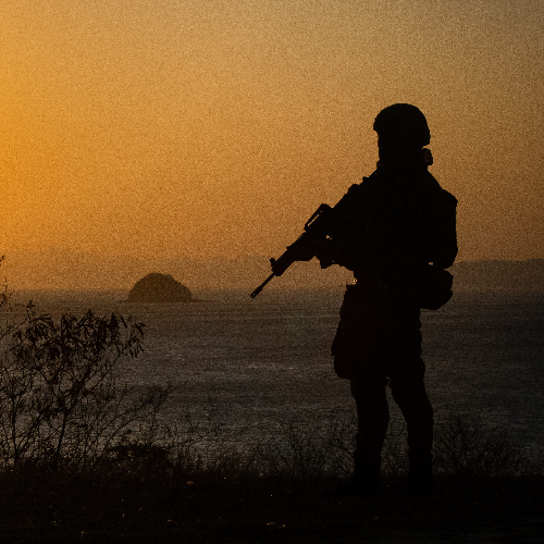 MUSE Photography Awards Gold Winner - Defend the Frontline by Huang Jyuan Yong