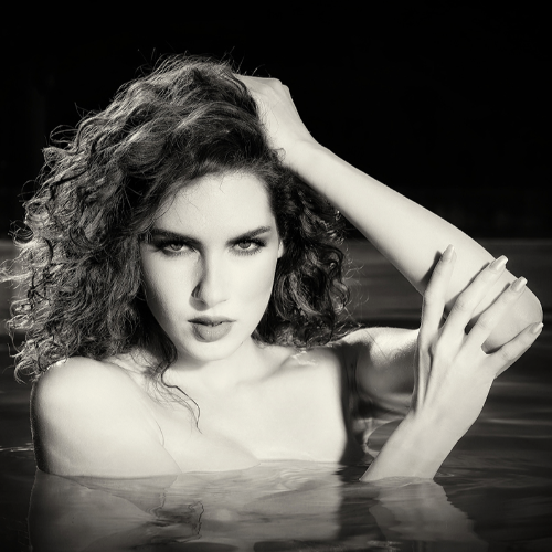 Award-winning photograph Magnetic allure at night  by Eric Brunelle, 2026 MUSE Photography Awards Silver Winner