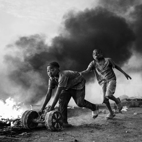 Award-winning photograph Always Children, always friends by João Coelho, 2026 MUSE Photography Awards Platinum Winner