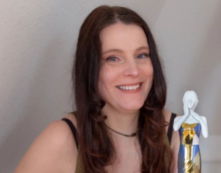 Manuela Haeussler Commemorates Gold win Statuette for 2 Colourfall and Pink Period!