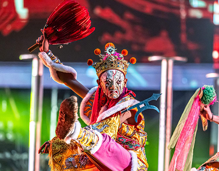 Wang Chen Che celebrates an incredible victory of winning 14 awards at MUSE!